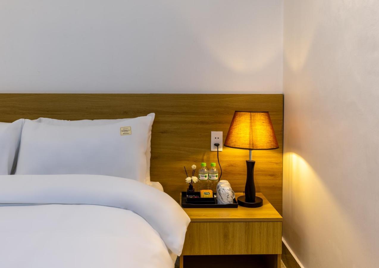 Cat Ba Hongkong Hotel Dong Khe Sau Экстерьер фото